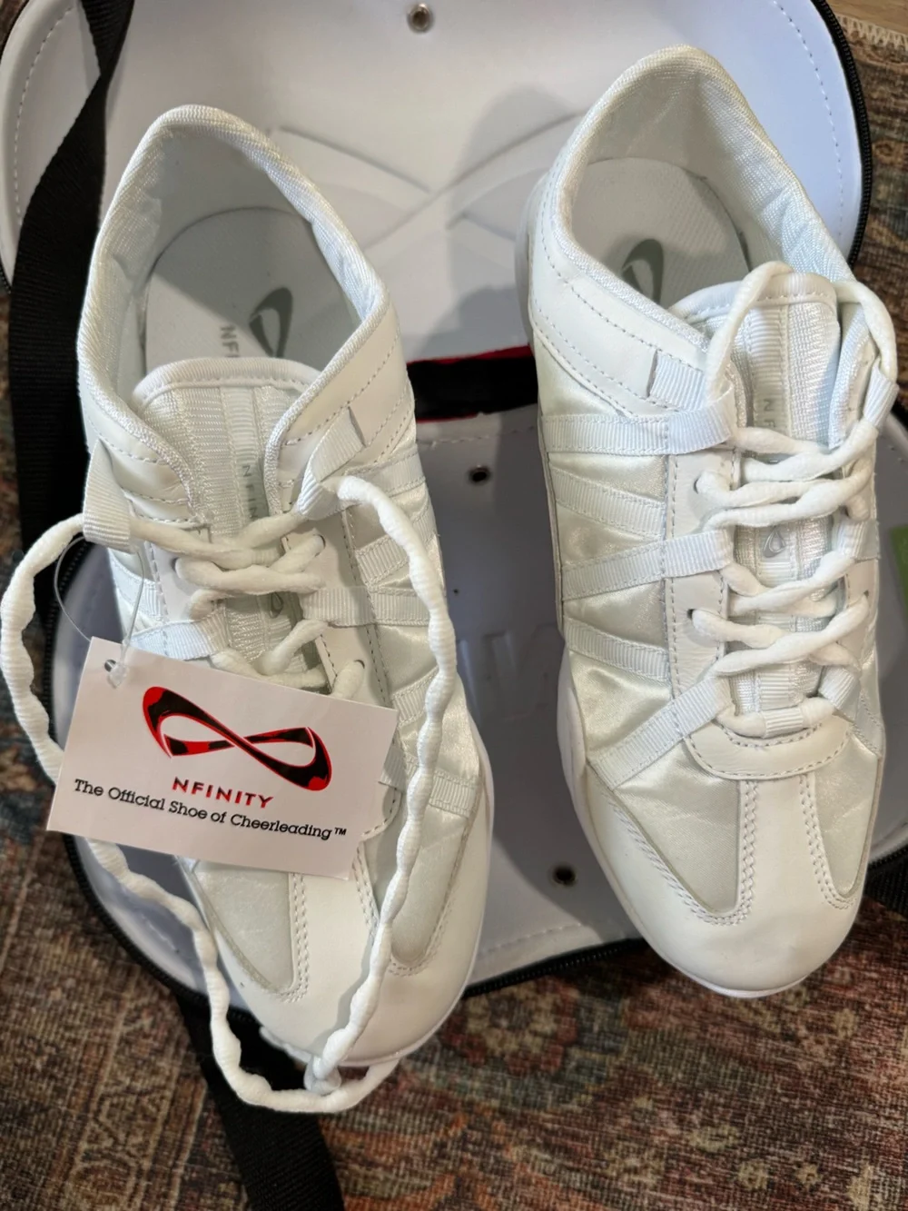 Nfinity Evolution Cheer Shoes White Size 8 NWT
